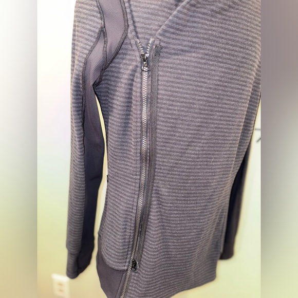 Lululemon Bhakti Yoga Jacket Size 12 - Picture 7 of 11